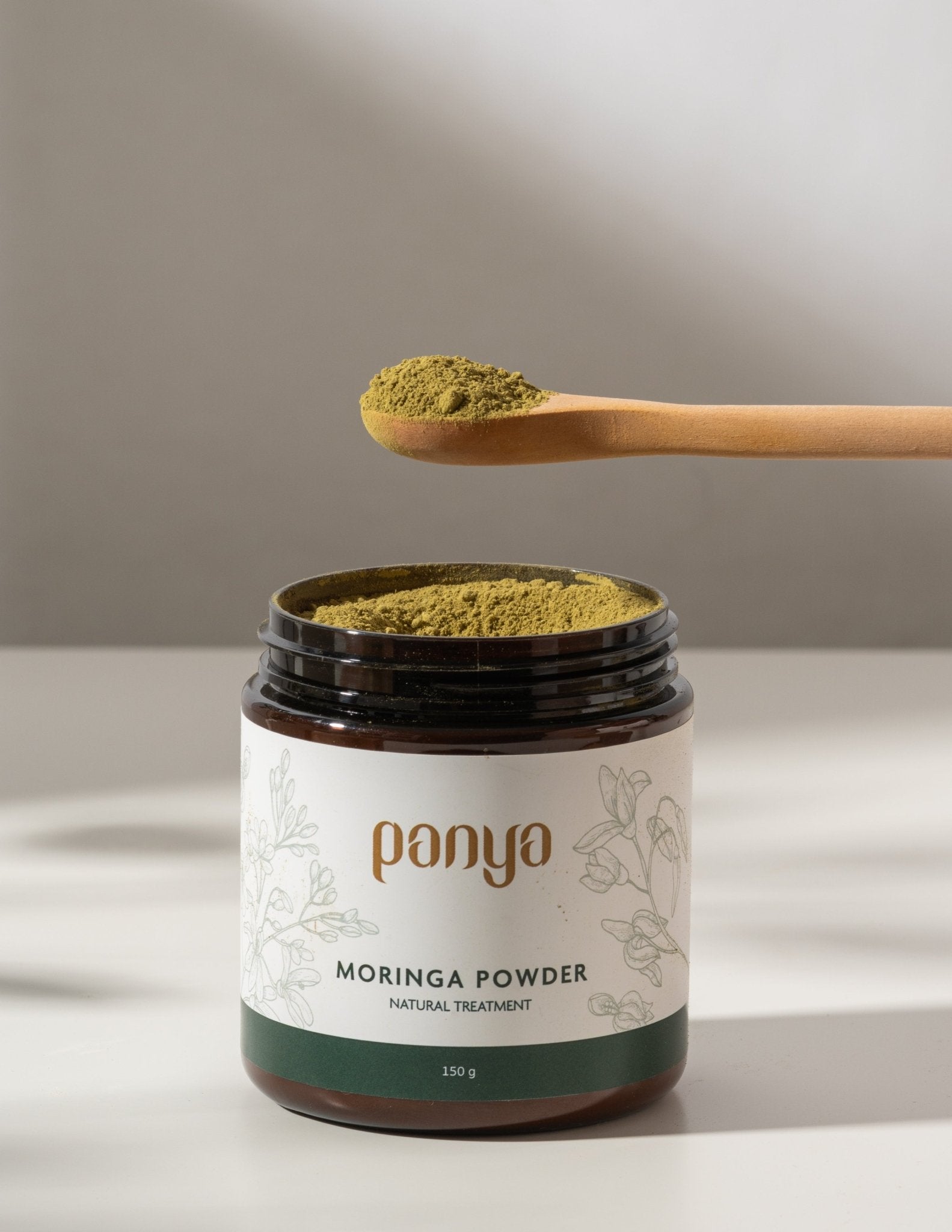 Panya Moringa Powder Supplement: vegan, 100% finely ground leaves for immune system boosting, anti-inflammatory properties and abundant antioxidants.